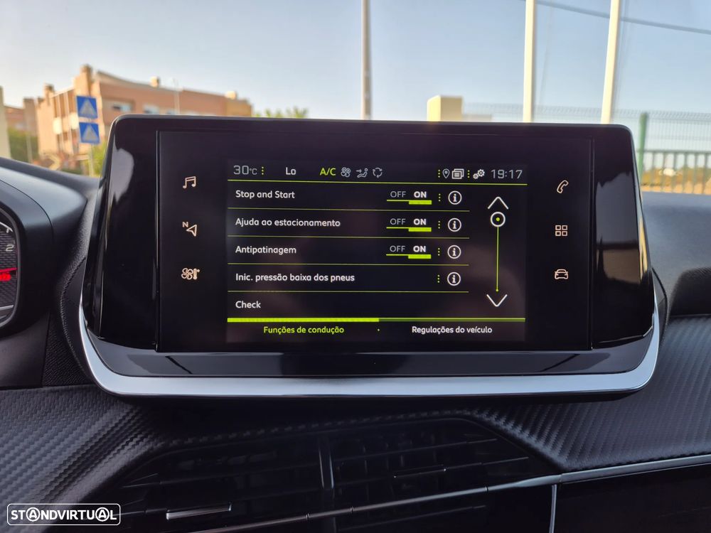 Peugeot 2008 1.2 PureTech Allure Pack - 40