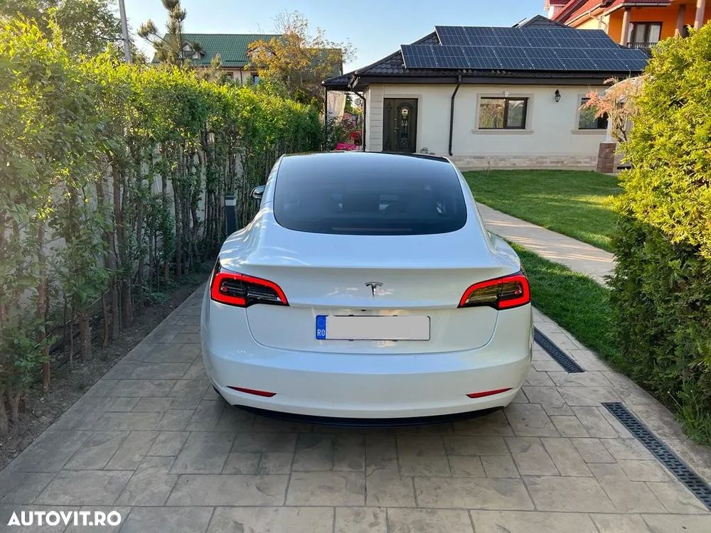 Tesla Model 3 Long Range - 4
