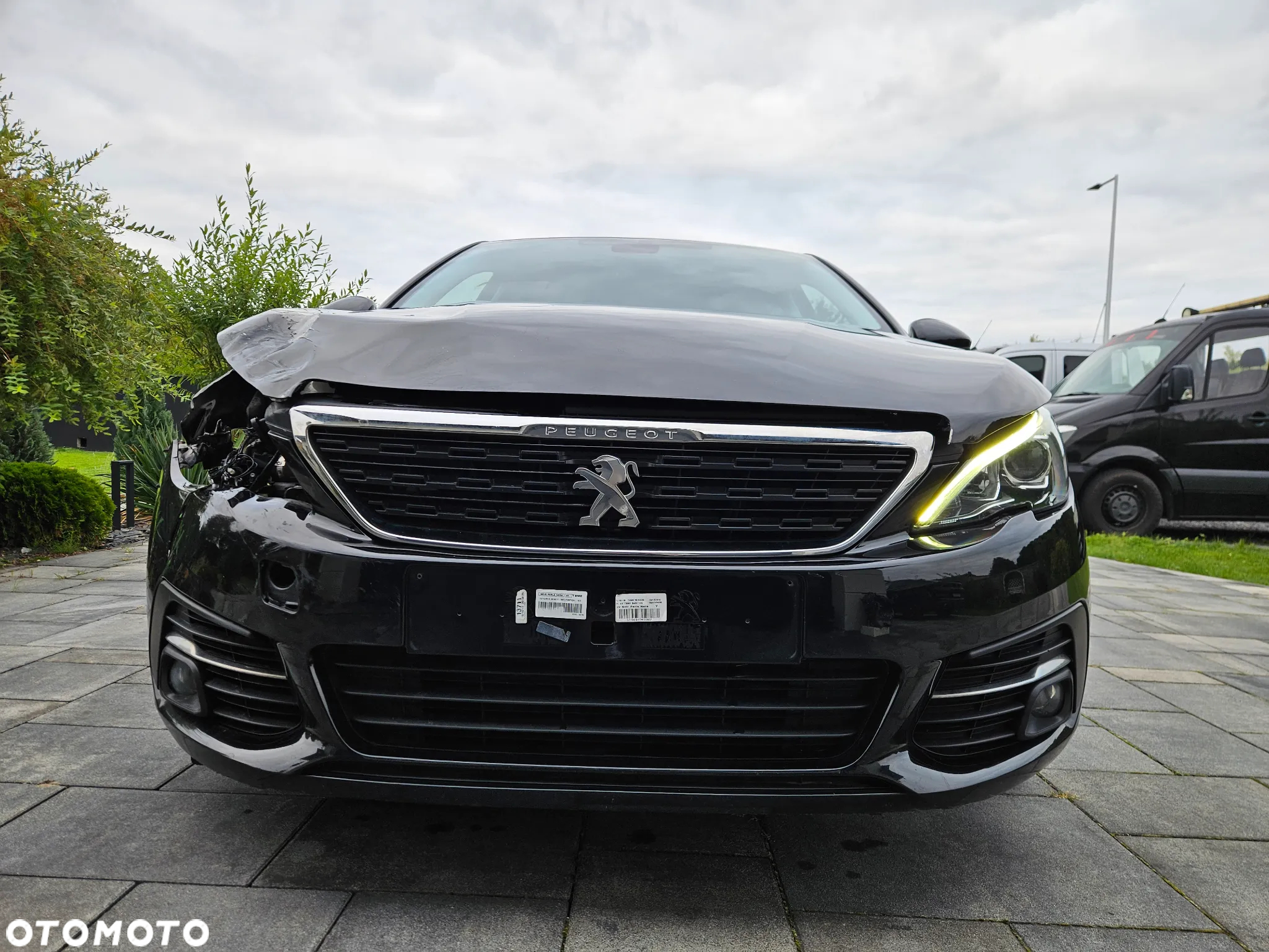 Peugeot 308 1.2 PureTech Allure S&S - 11