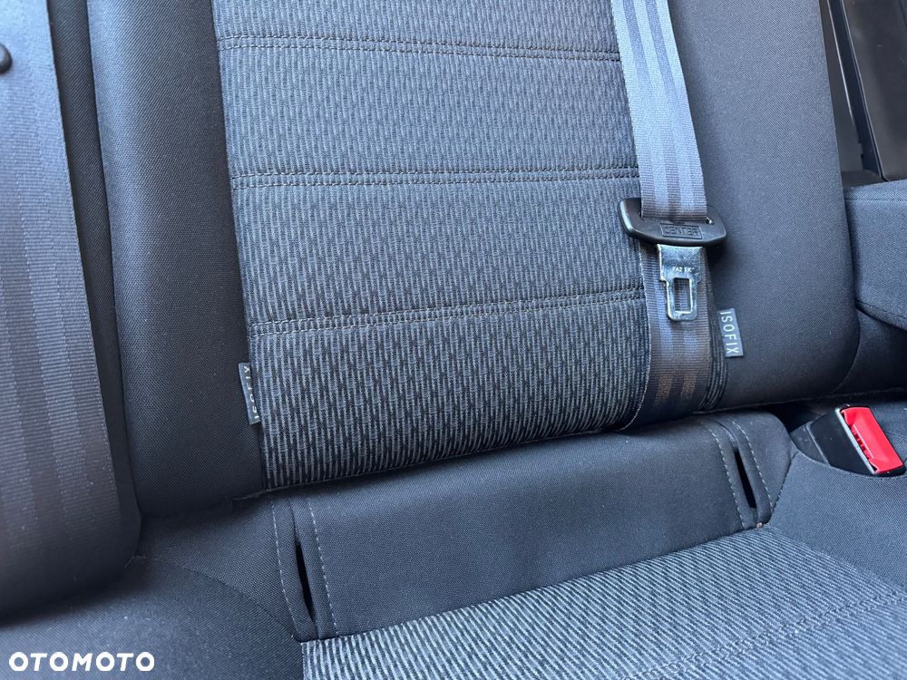 Toyota Avensis 2.0 D-4D - 27