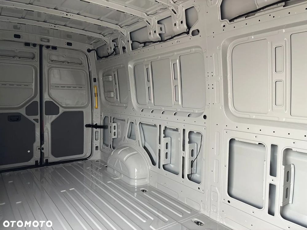 Volkswagen Crafter 35 Furgon AUTOMAT/L4H3, 2.0BiTDI 177KM, 4490mm, Wysoki dach, r.o. 4490 - 9