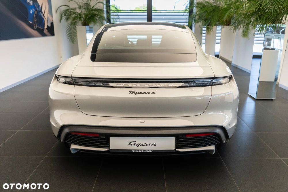 Porsche Taycan 4 - 6