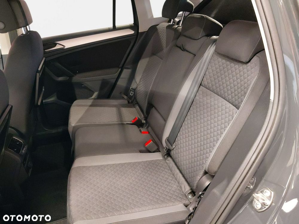 Volkswagen Tiguan - 16