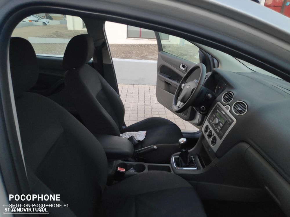 Ford Focus SW 1.4 Sport - 13