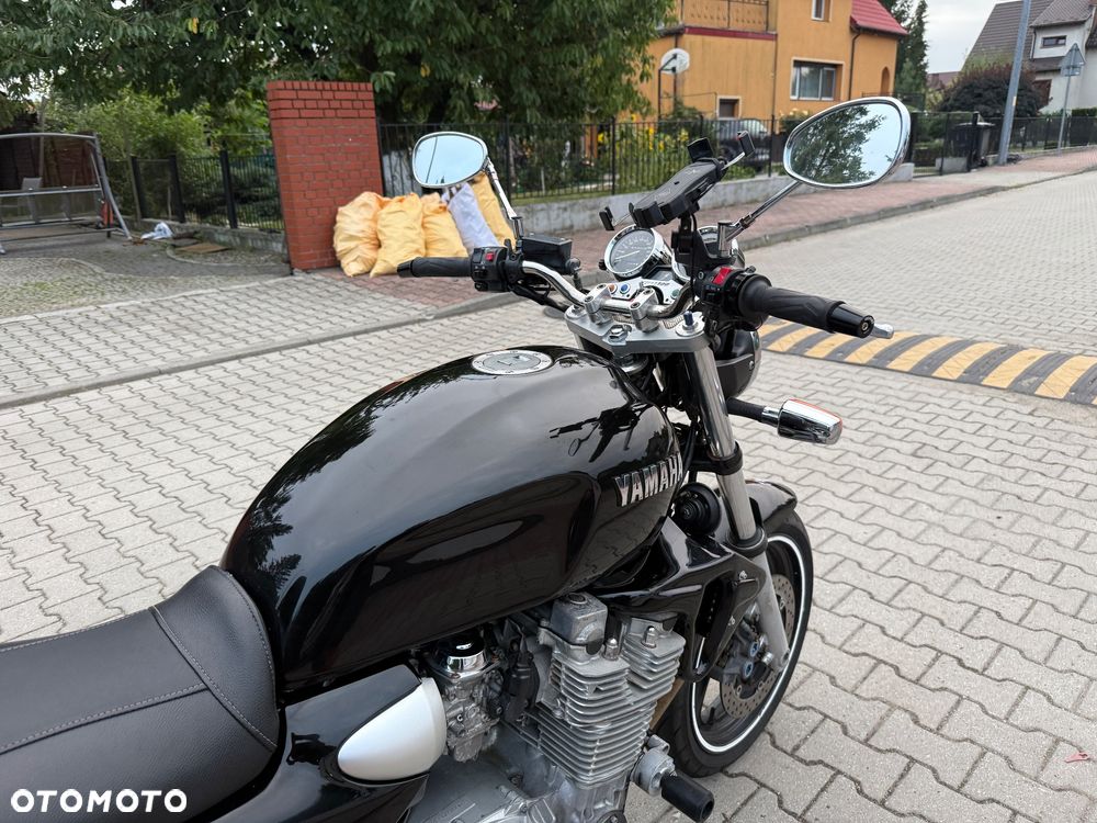Yamaha XJR - 13