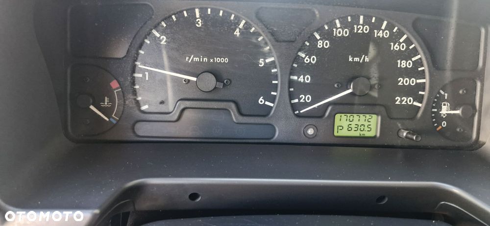 Land Rover Discovery 4.0 V8 ES - 28