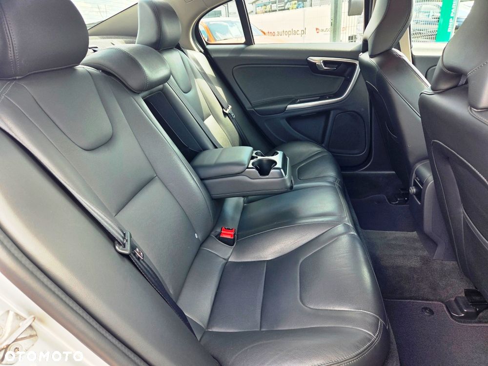Volvo S60 D2 Drive-E Momentum - 31