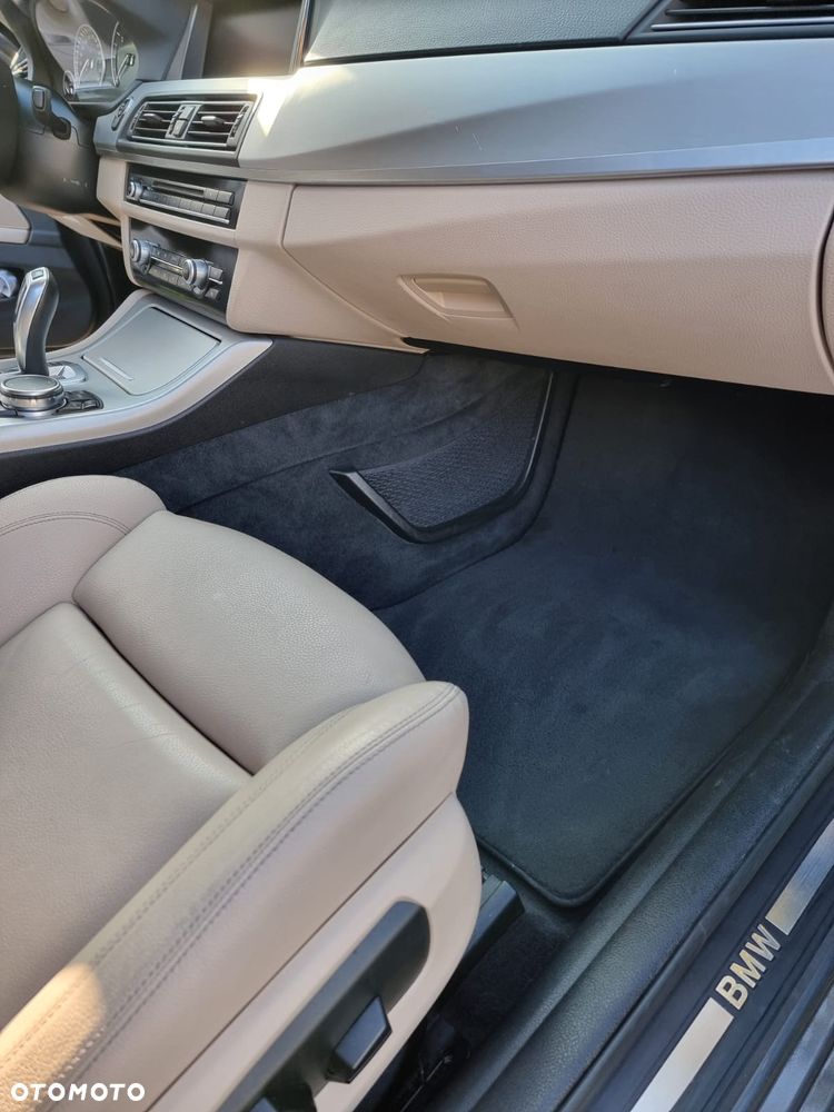 BMW Seria 5 520d xDrive Sport Line - 11