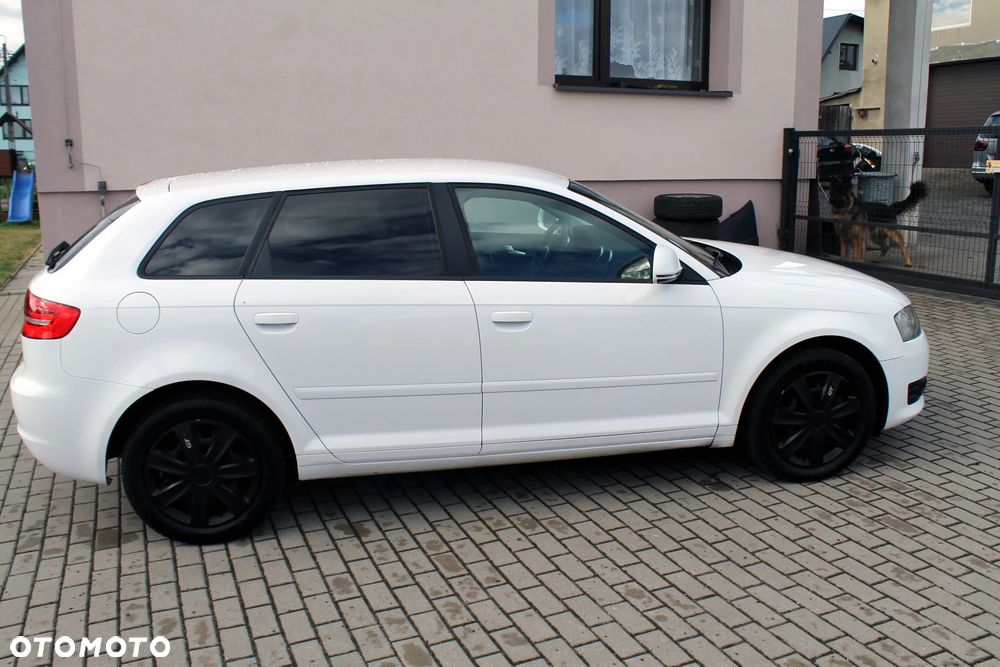 Audi A3 Sportback 1.6 Ambiente - 8