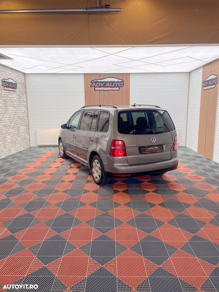 Volkswagen Touran 1.9 TDI DPF Conceptline BlueMotion - 5