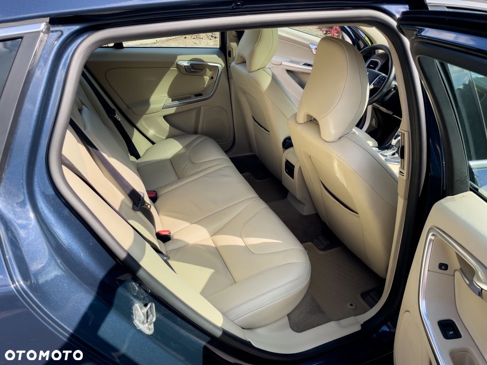 Volvo V60 D3 Momentum - 16