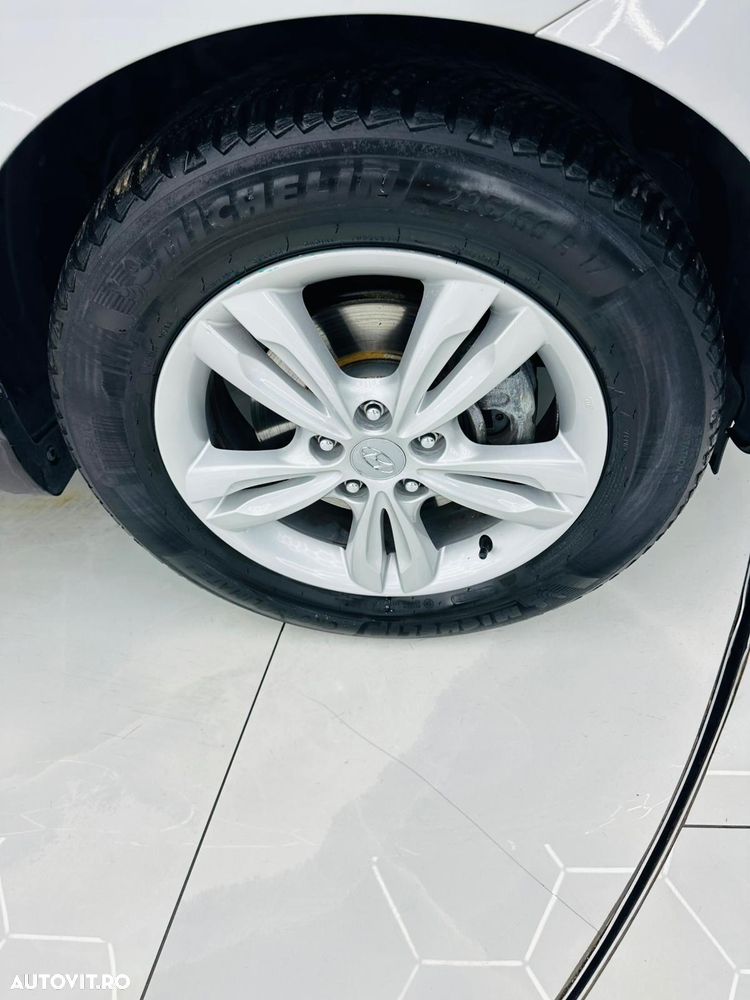 Hyundai ix35 1.7 CRDI 2WD blue Finale Gold - 10