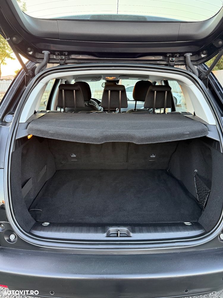 Peugeot 2008 1.2 L PureTech Allure - 8