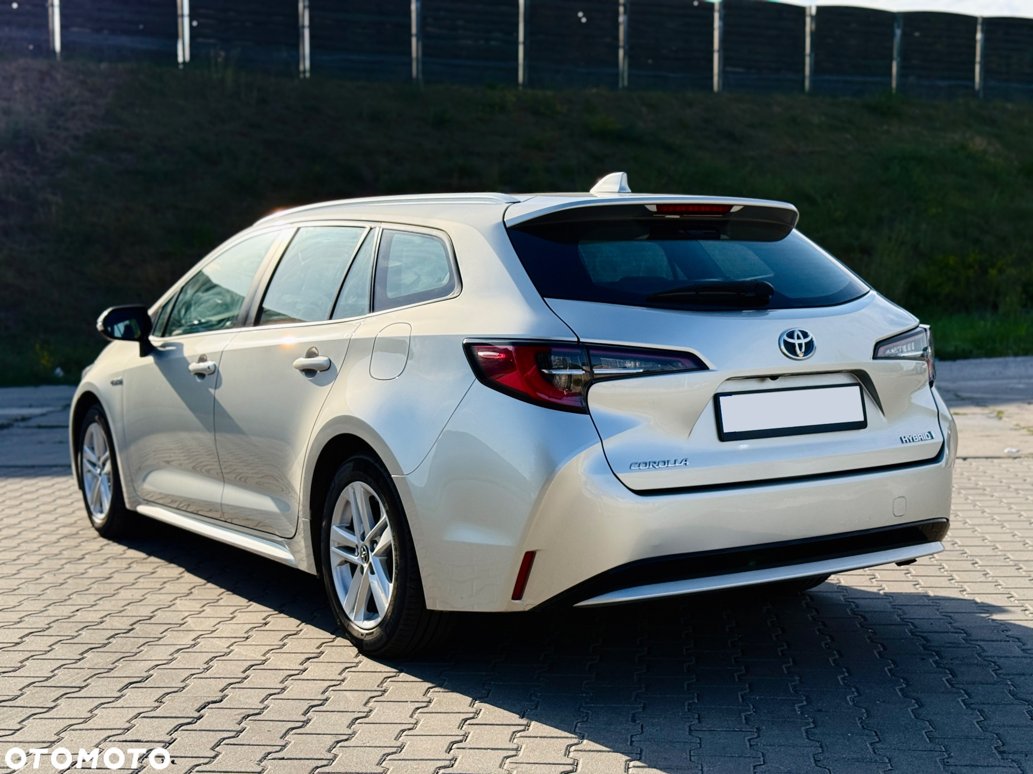 Toyota Corolla 1.8 Hybrid Active - 6