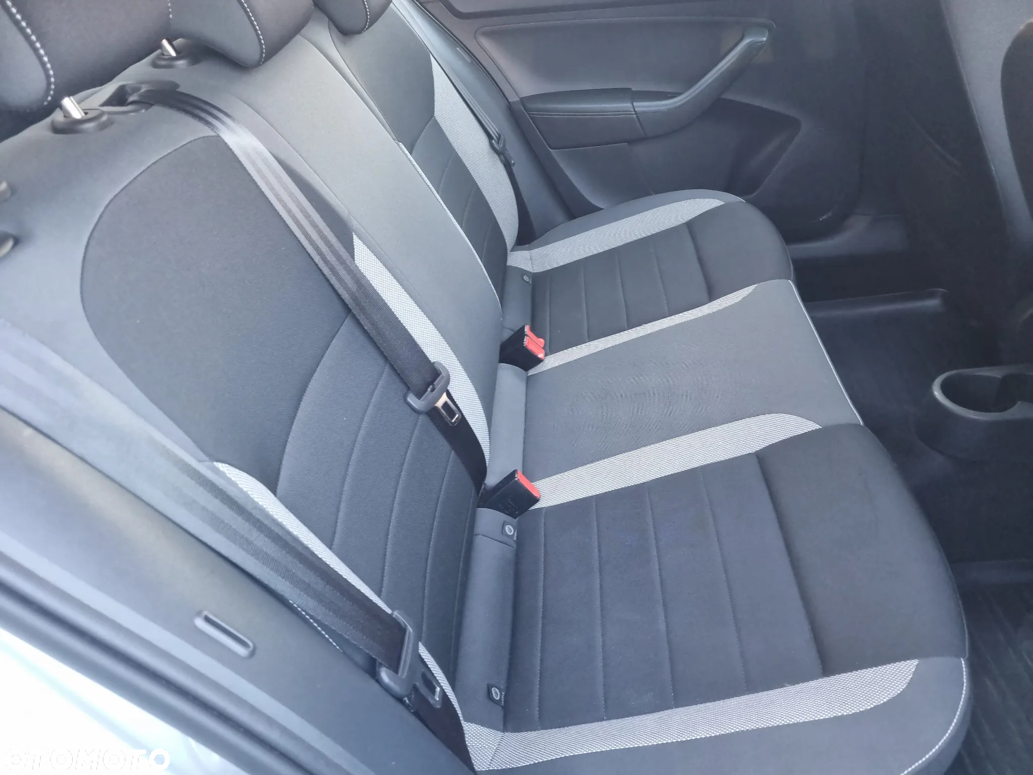 Skoda RAPID 1.6 TDI DPF Ambition - 10