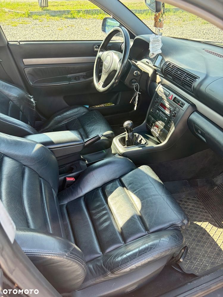Audi A4 Limousine 1.8T - 10