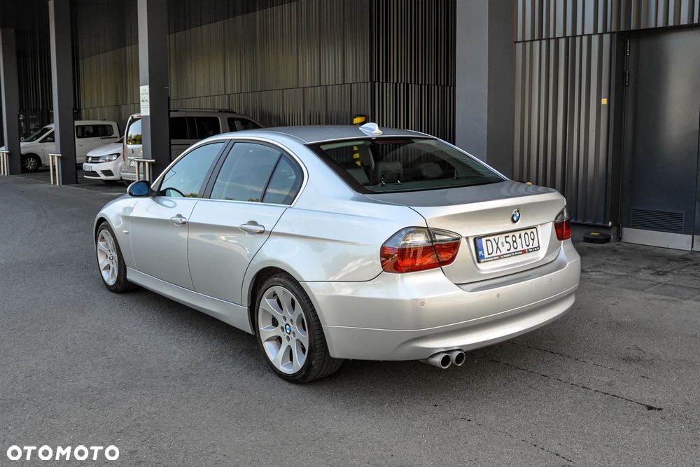 BMW Seria 3 325i - 3