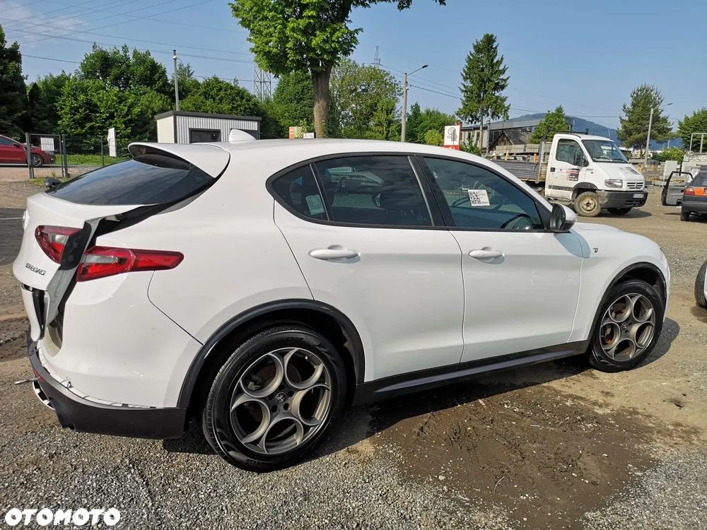 Alfa Romeo Stelvio 2.2 16V AT8 - 5