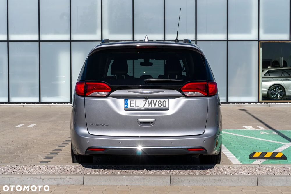 Chrysler Pacifica - 9