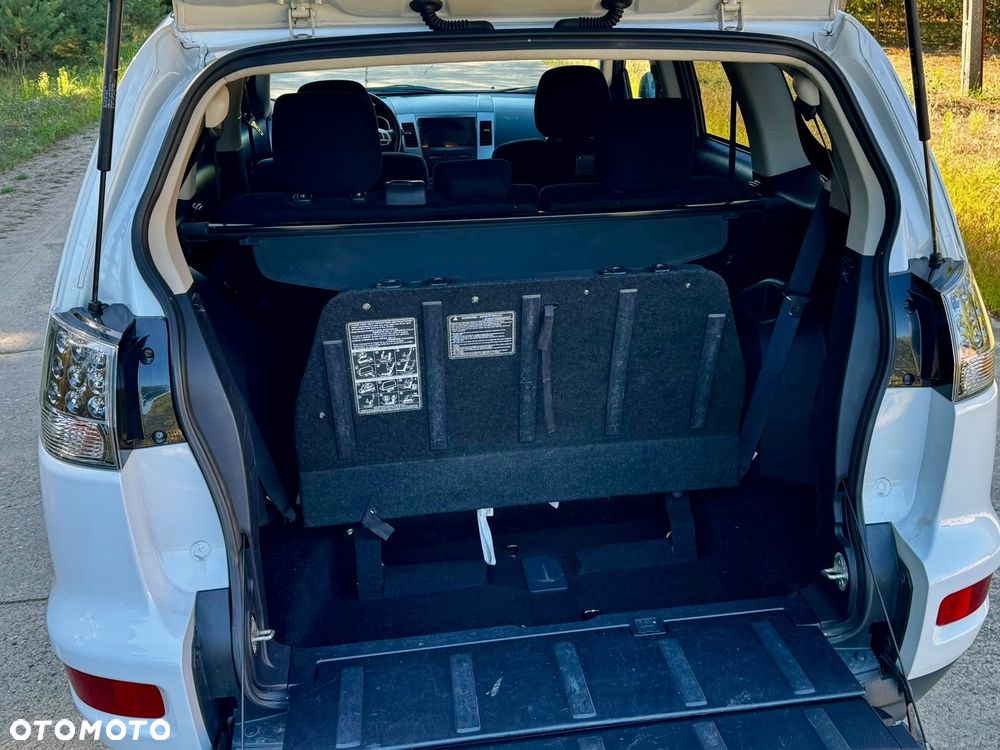 Mitsubishi Outlander - 28