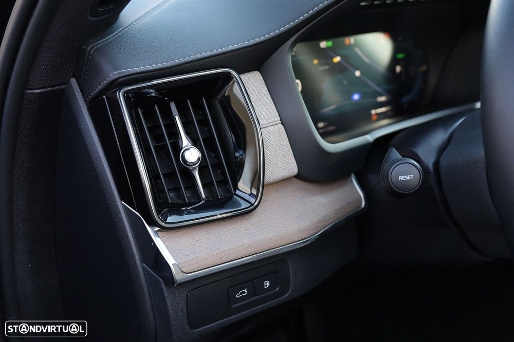 Volvo XC 90 2.0 T8 PHEV Plus Dark AWD - 23