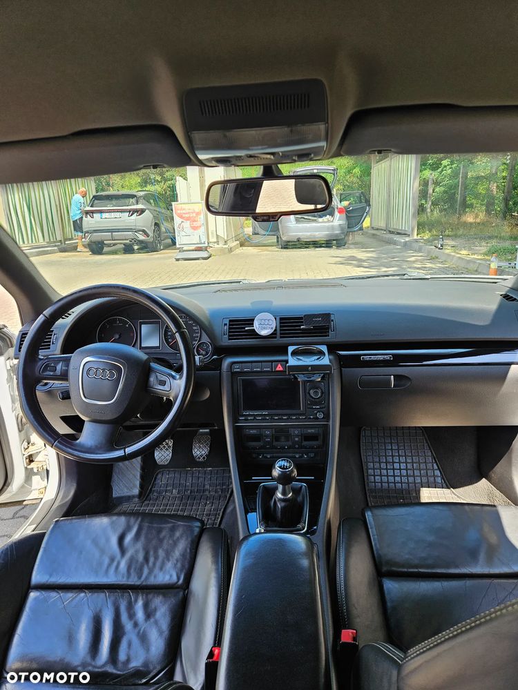 Audi A4 Avant 2.0 TDI DPF Quattro - 24