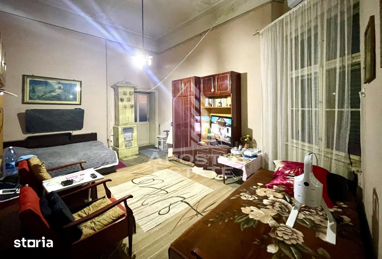 Apartament 3 camere cu vedere si balcon spre Piata Catedralei — fotografia 1
