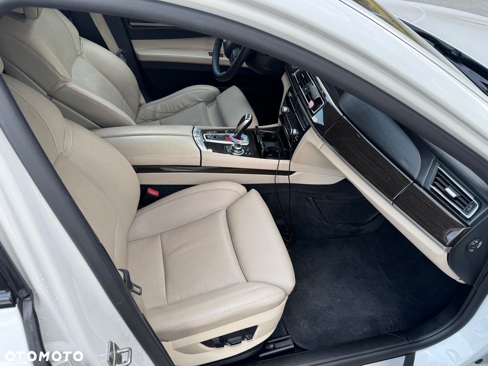 BMW Seria 7 740d - 14