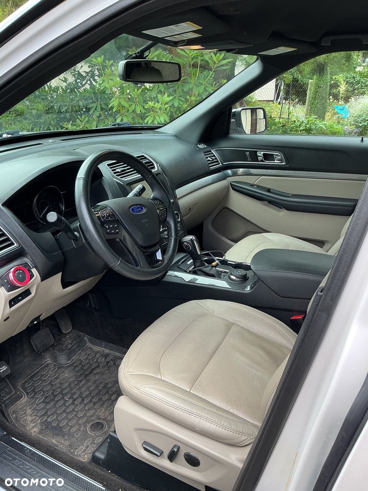 Ford Explorer - 8