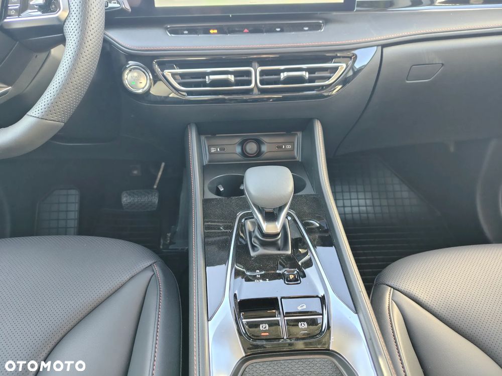 MG HS 1.5 T-GDI Exclusive DCT - 18