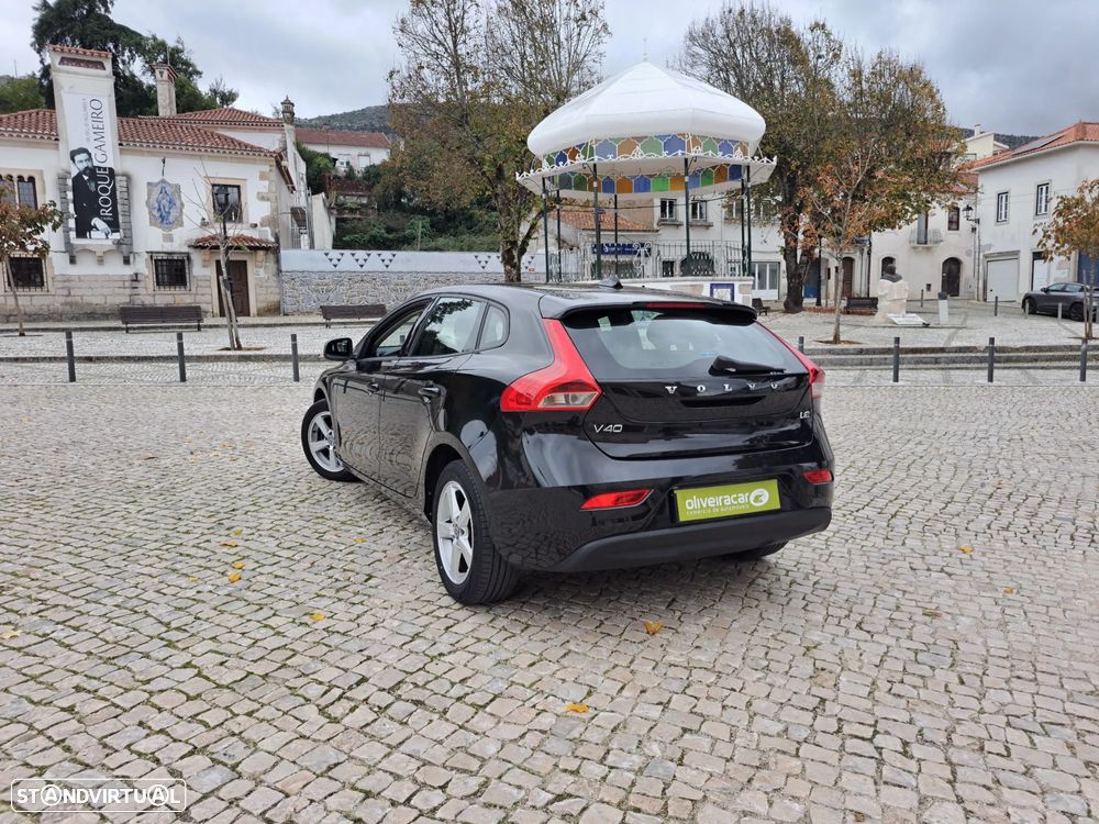 Volvo V40 D2 Kinetic - 24