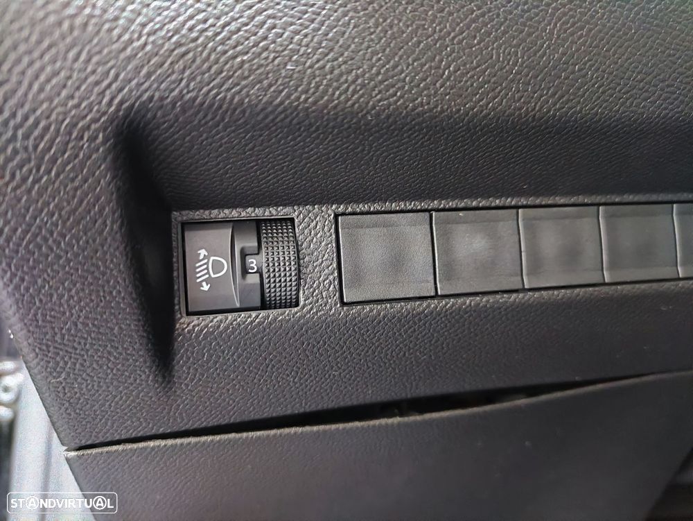 Peugeot e-208 50 kWh Allure - 10