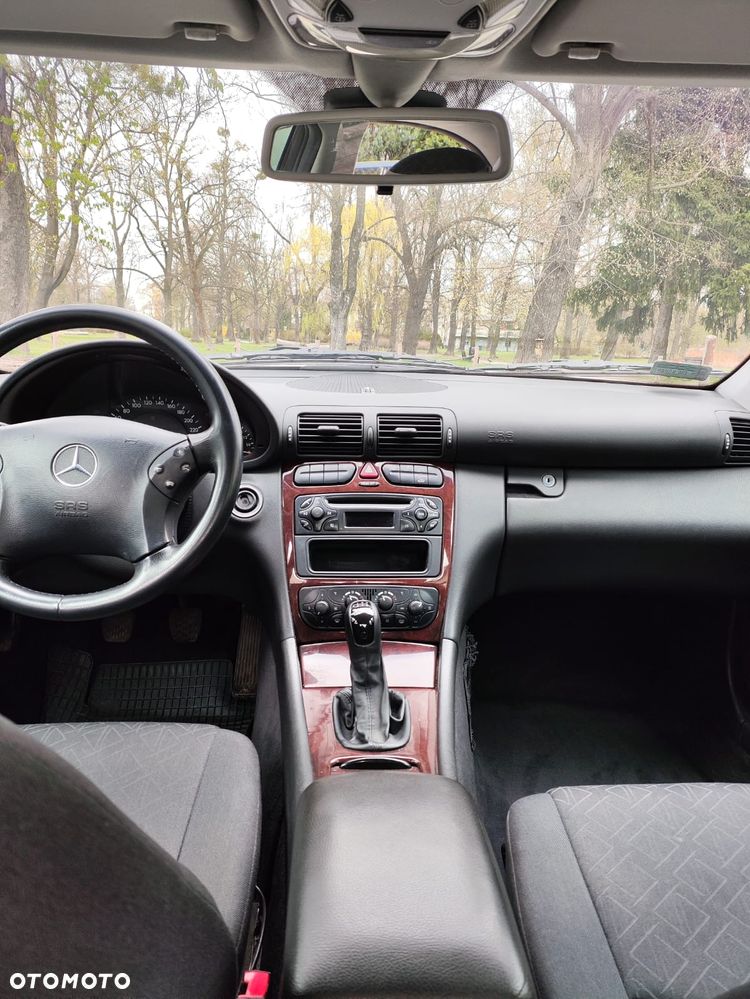 Mercedes-Benz Klasa C 220 CDI Elegance - 14