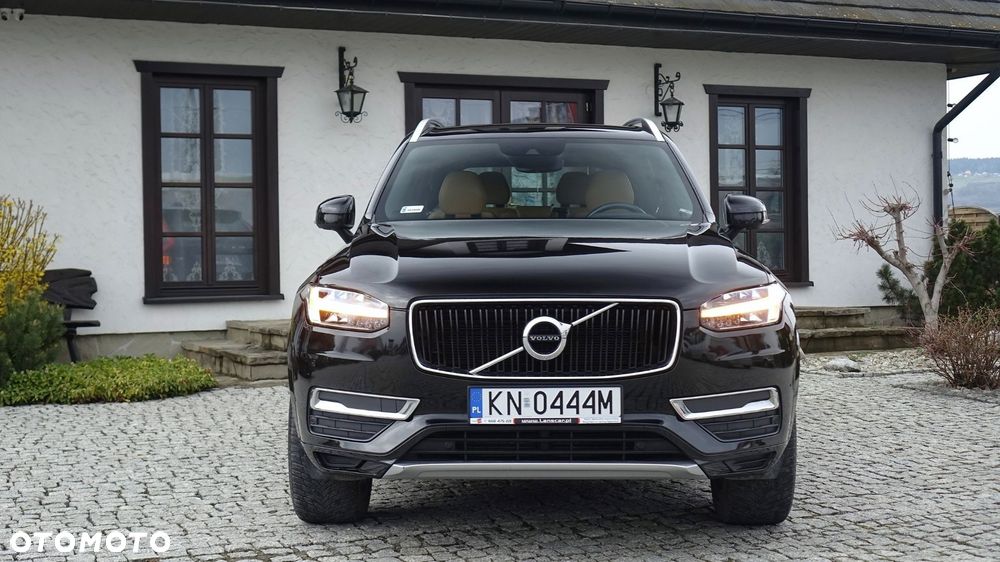 Volvo XC 90 - 9