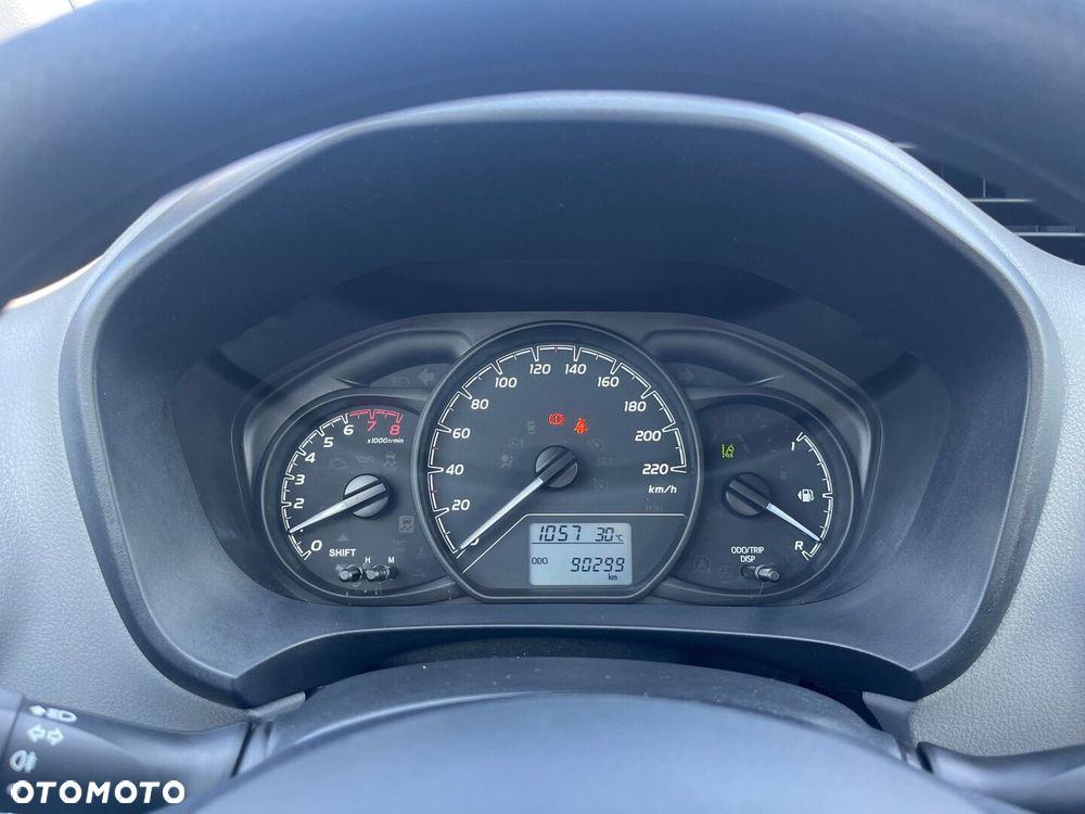 Toyota Yaris - 12