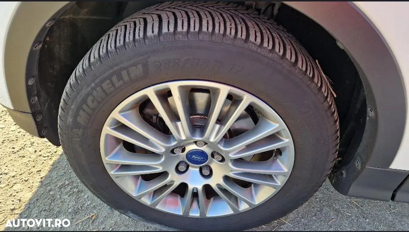 Ford Kuga 2.0 TDCi 4WD Powershift Titanium - 3
