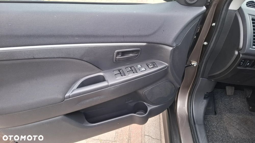 Mitsubishi ASX 1.6 2WD Inform - 15