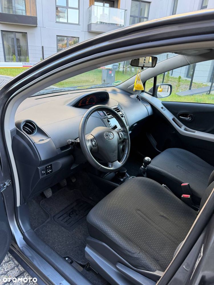 Toyota Yaris 1.33 Prestige - 13