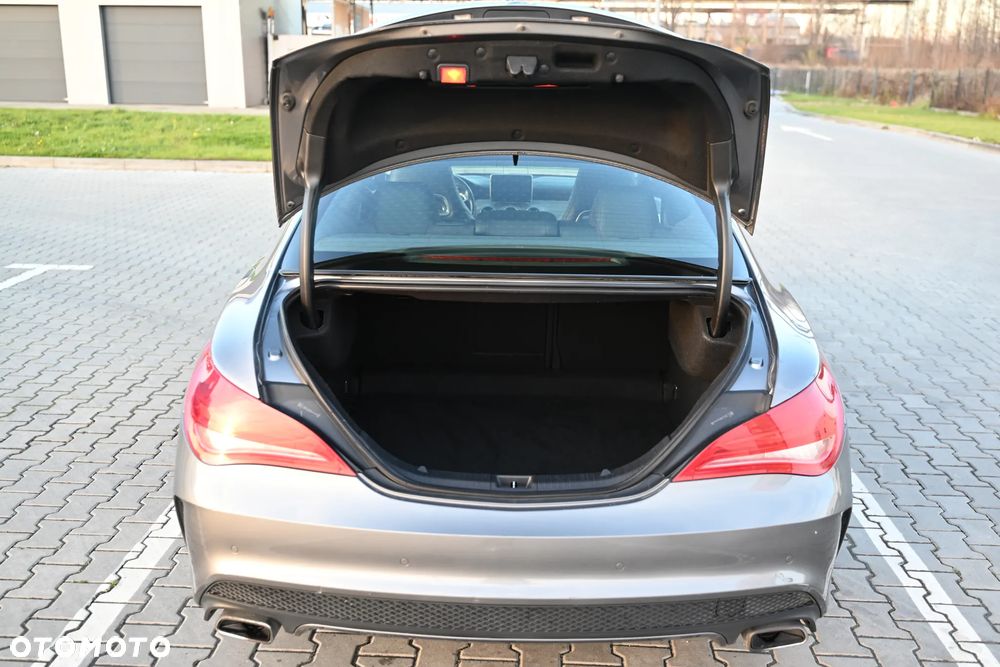 Mercedes-Benz CLA 200 7G-DCT AMG Line - 10