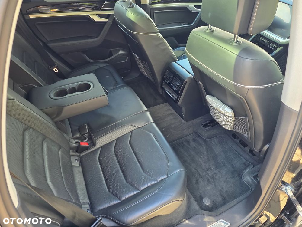Volkswagen Touareg - 11