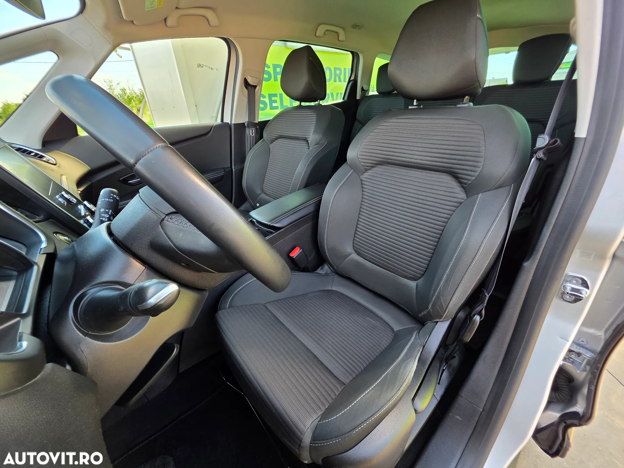 Renault Grand Scenic BLUE dCi 120 EDC BUSINESS EDITION - 17