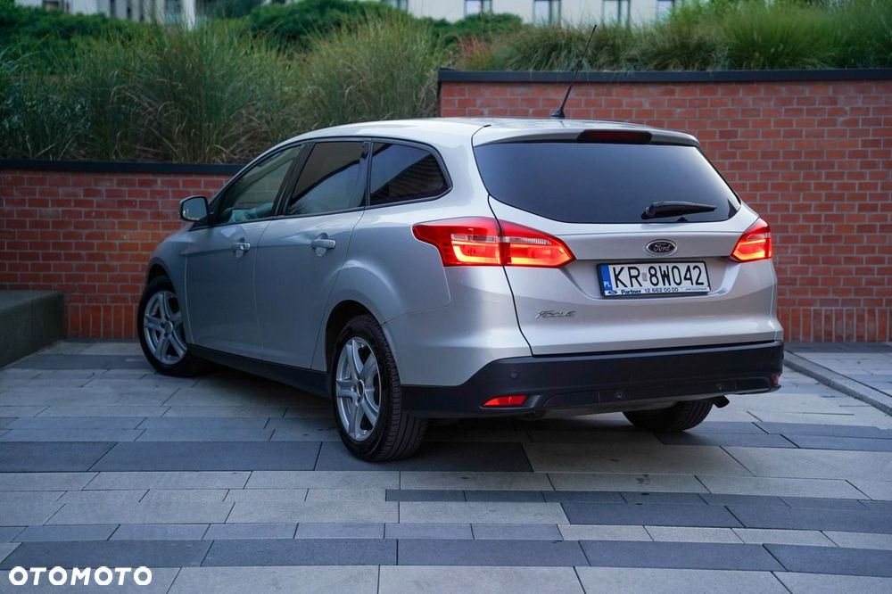 Ford Focus 1.6 Trend - 5