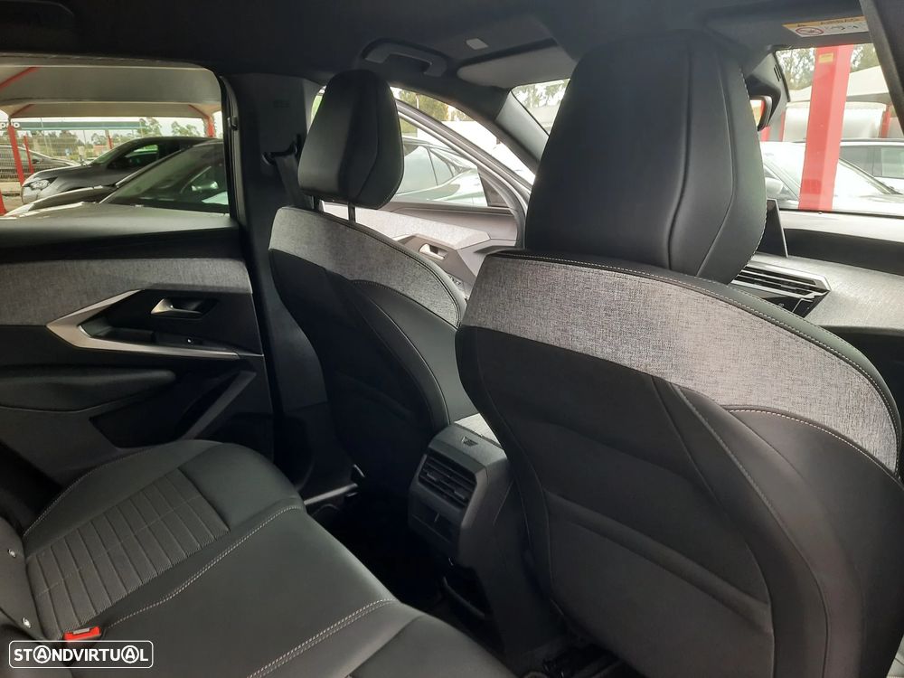 Peugeot 3008 Hybrid 145 e-DSC6 Allure - 32