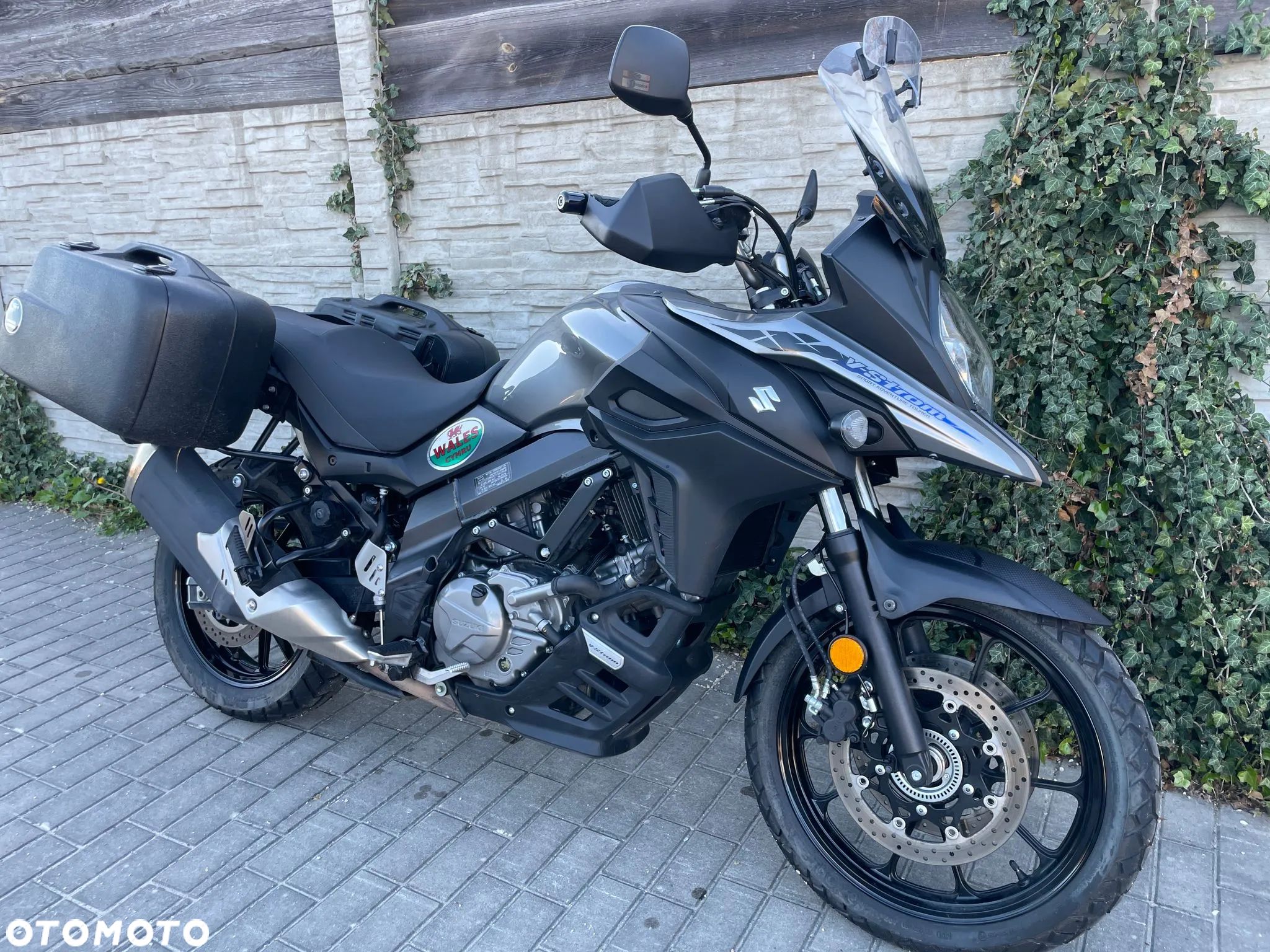 Suzuki V-STROM - 1