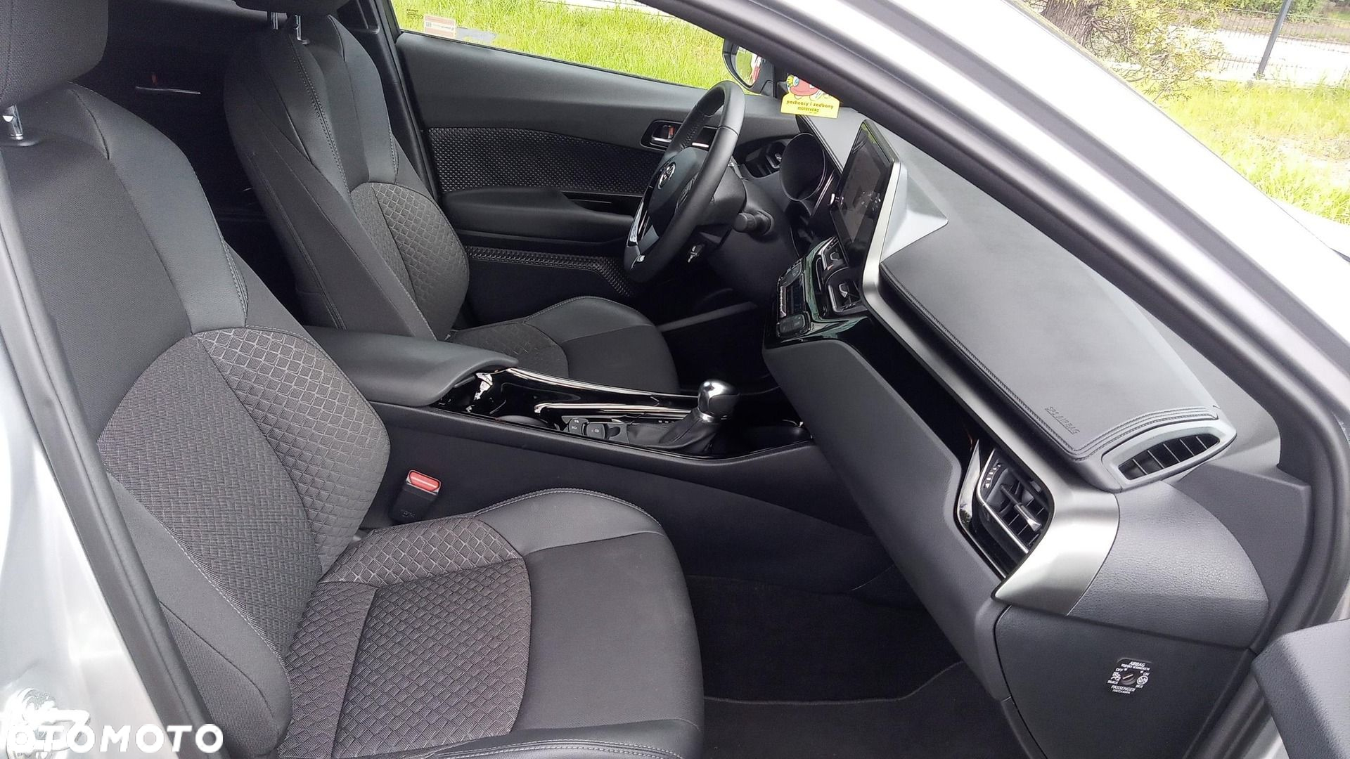 Toyota C-HR - 11