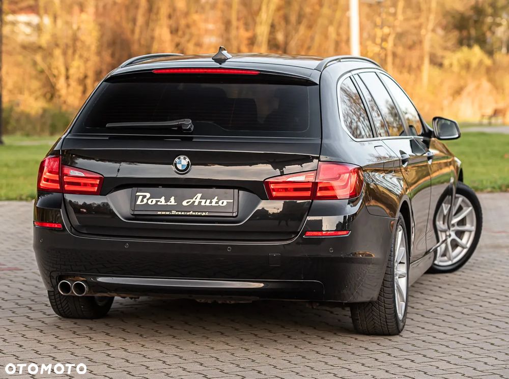 BMW Seria 5 525d Touring - 12
