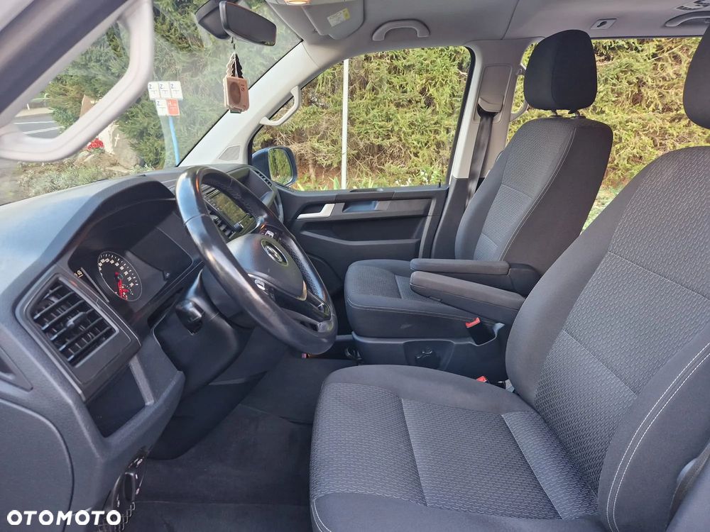 Volkswagen Multivan - 16