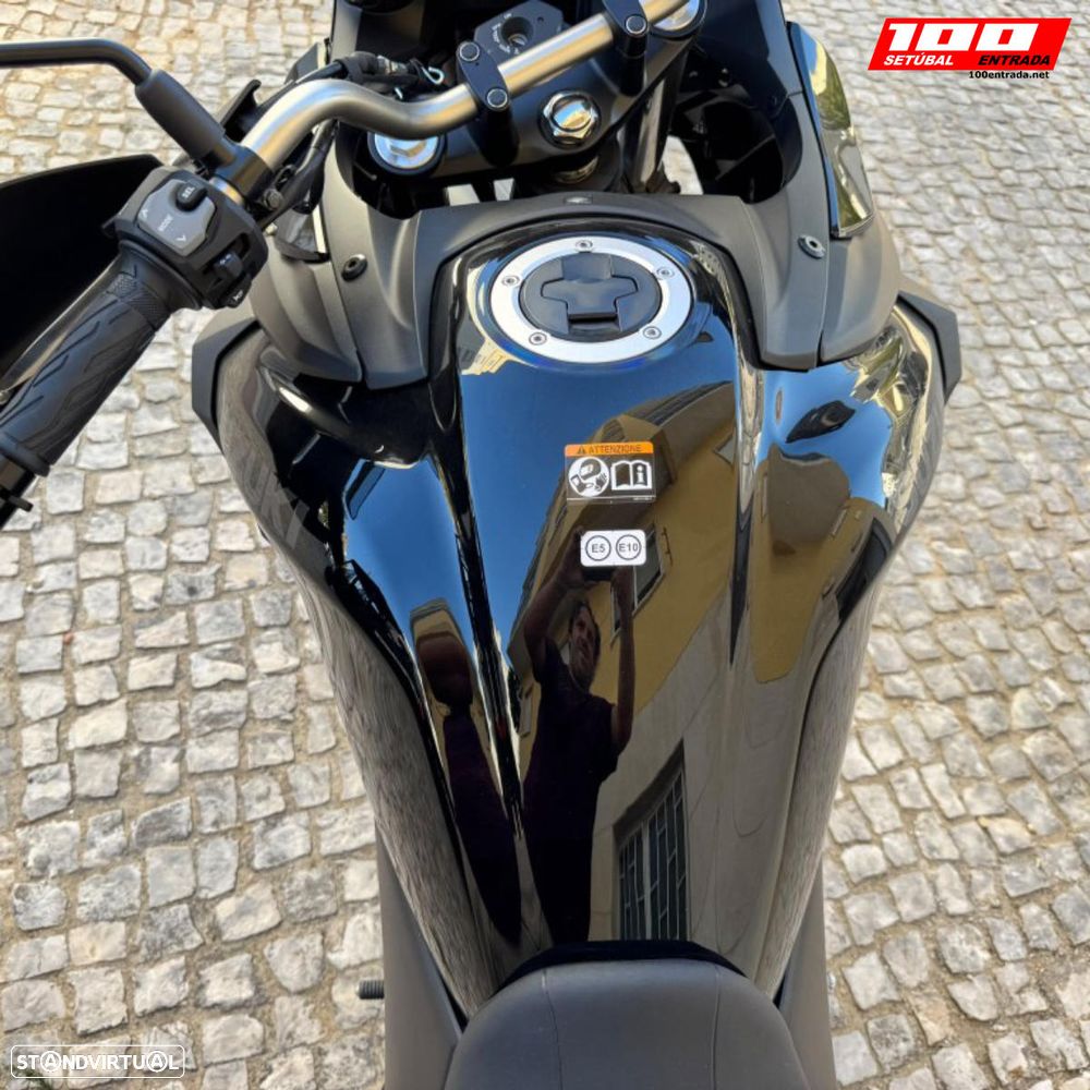 Suzuki DL V-STROM - 11