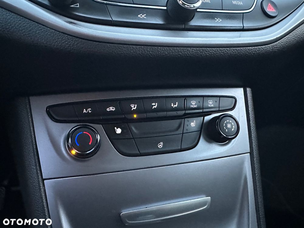 Opel Astra 1.4 Turbo Innovation - 14