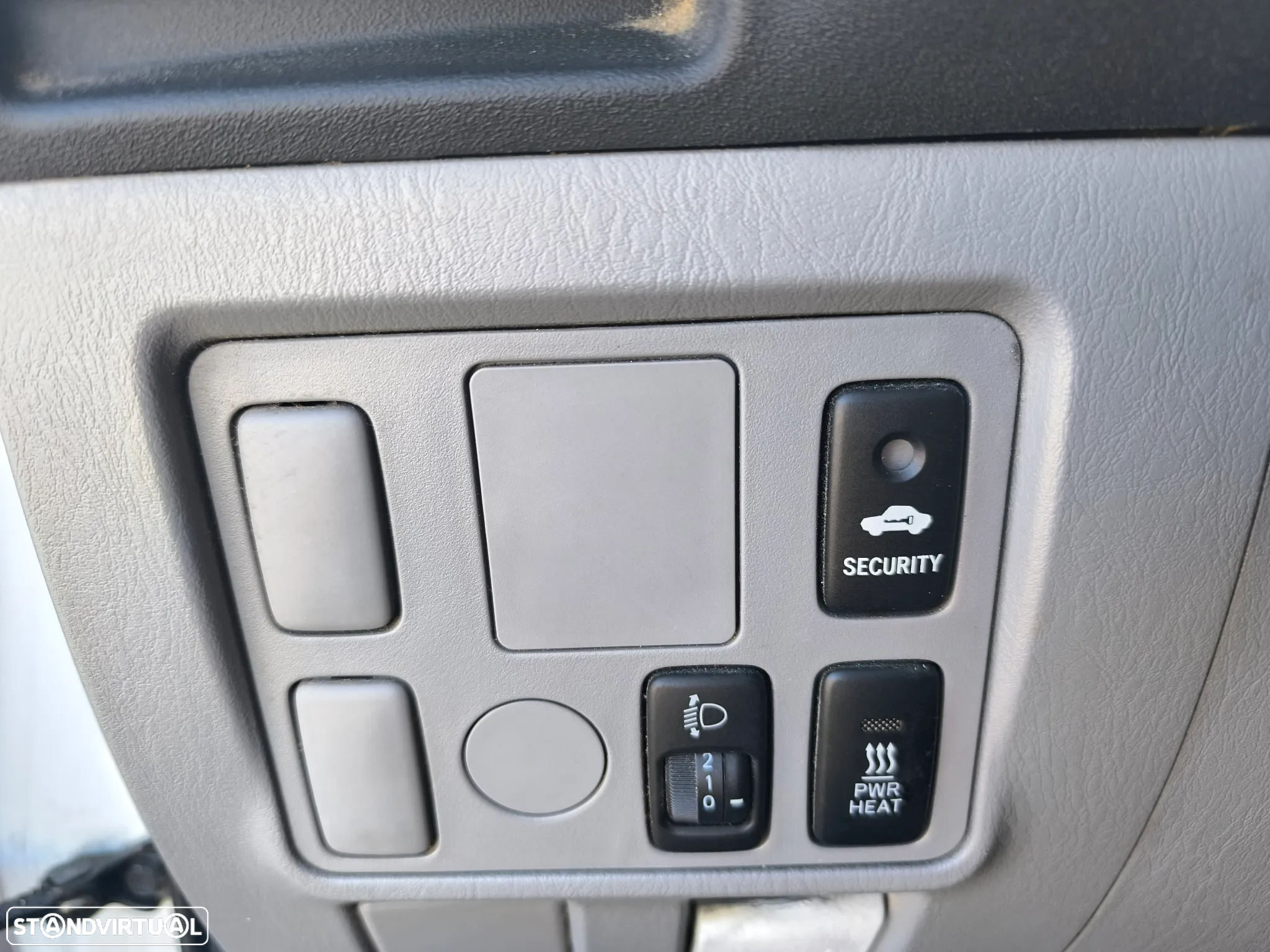Toyota Hilux 2.5 D-4D 2WD CD AC - 9